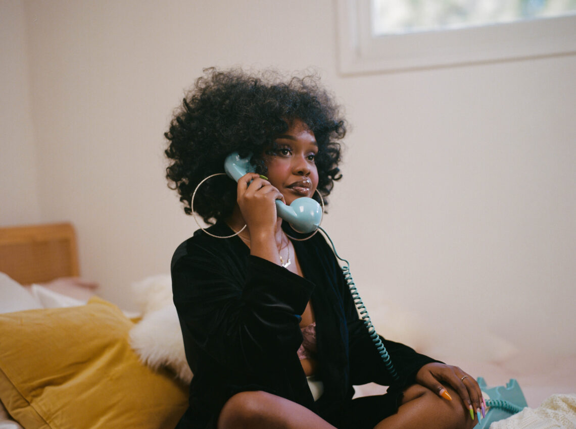 Amindi, When Her Voice Cracks, I Remember My Mother